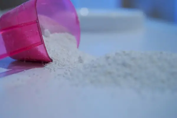 lleixiu en pols estesa sobre la taula