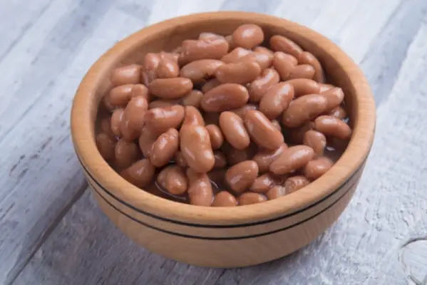 Haricots blancs cuits dans un bol