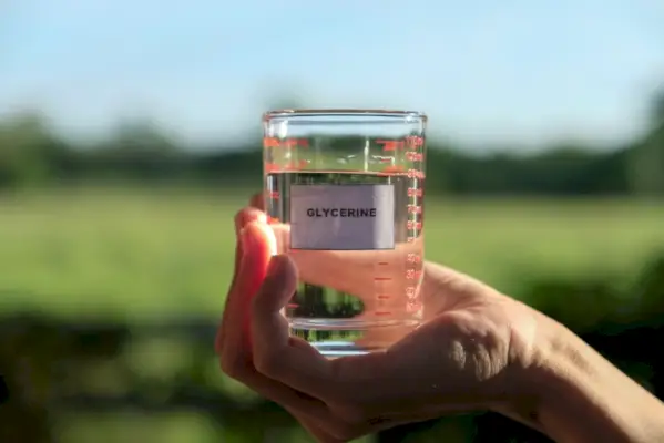 глицерин у прозирном стаклу