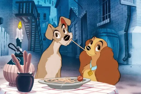 Lady a Tramp jíst špagety