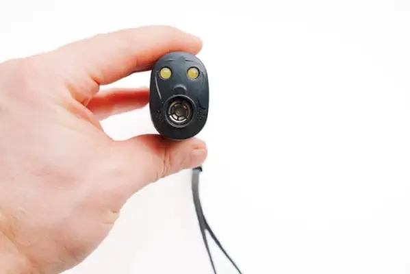 Repelant ultrasonic pentru câini ținut cu mâna