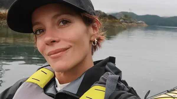 Lily Allen akzeptierte die Adoption, weil er das Leben des Sängers gebrochen hat