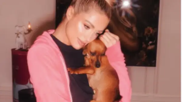 Kutya Zuzu, Paris Hilton: Respo, apa stb