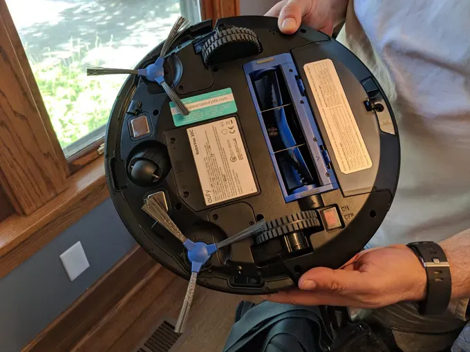 Lurer du på om en RoboVac er noe for deg? Eufy RoboVac [ANMELDELSE]' title=